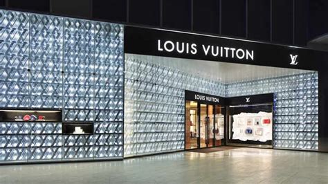 chiffre d'affaire de louis vuitton|Louis Vuitton dépasse les 20 milliards de chiffre d’affaires et .